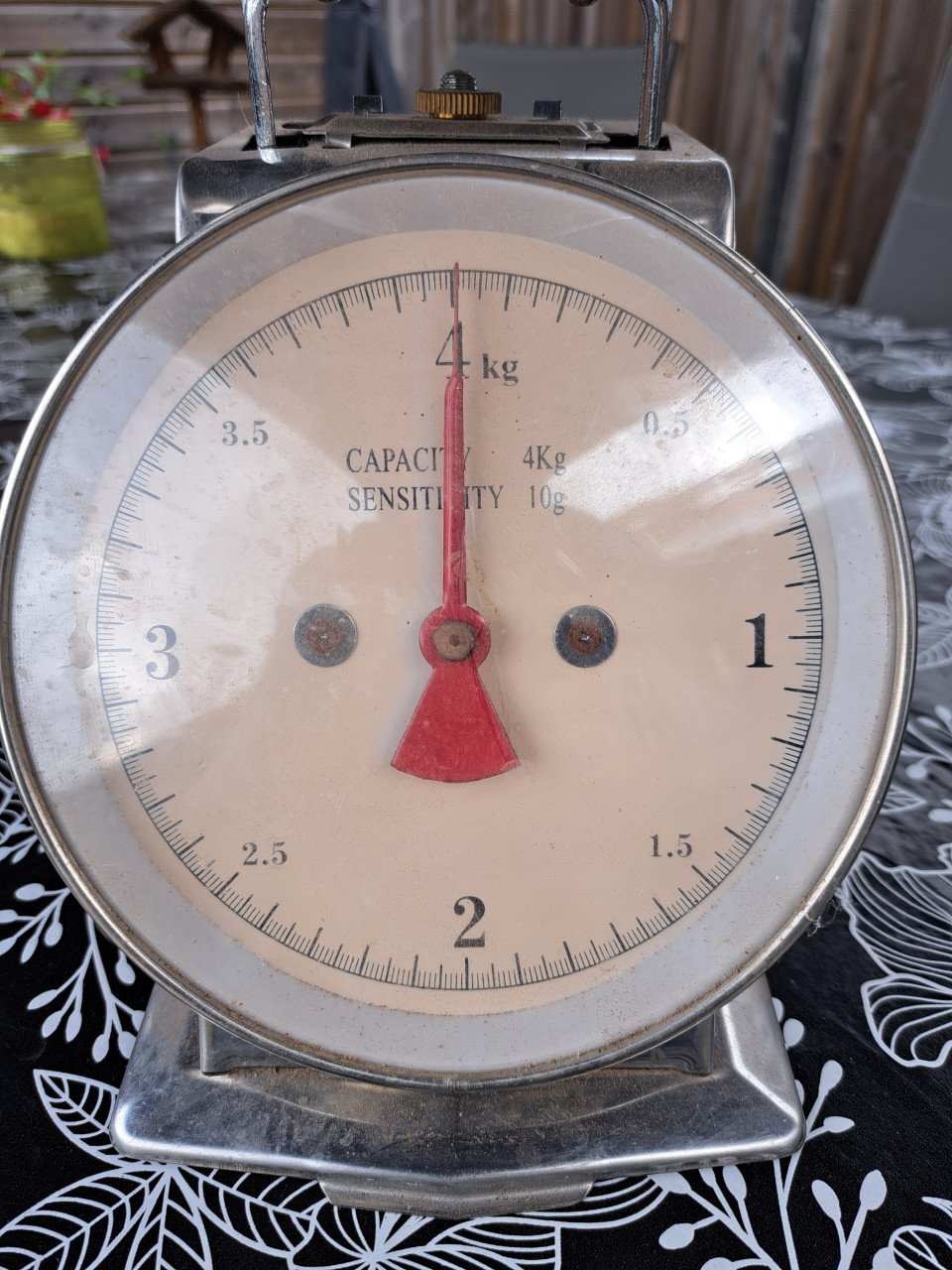 Leuke brocante weegschaal 4 kilogram.