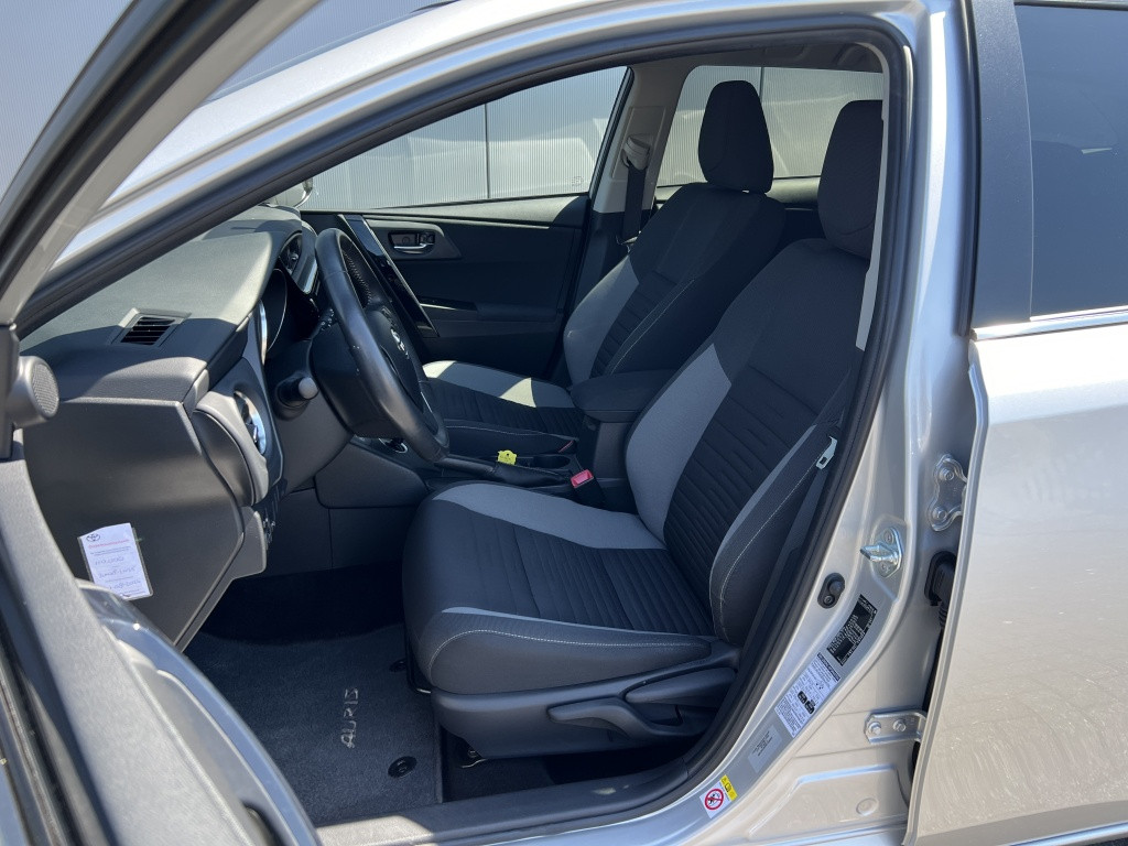 Toyota Auris touring sports 1.8 hybr. trend