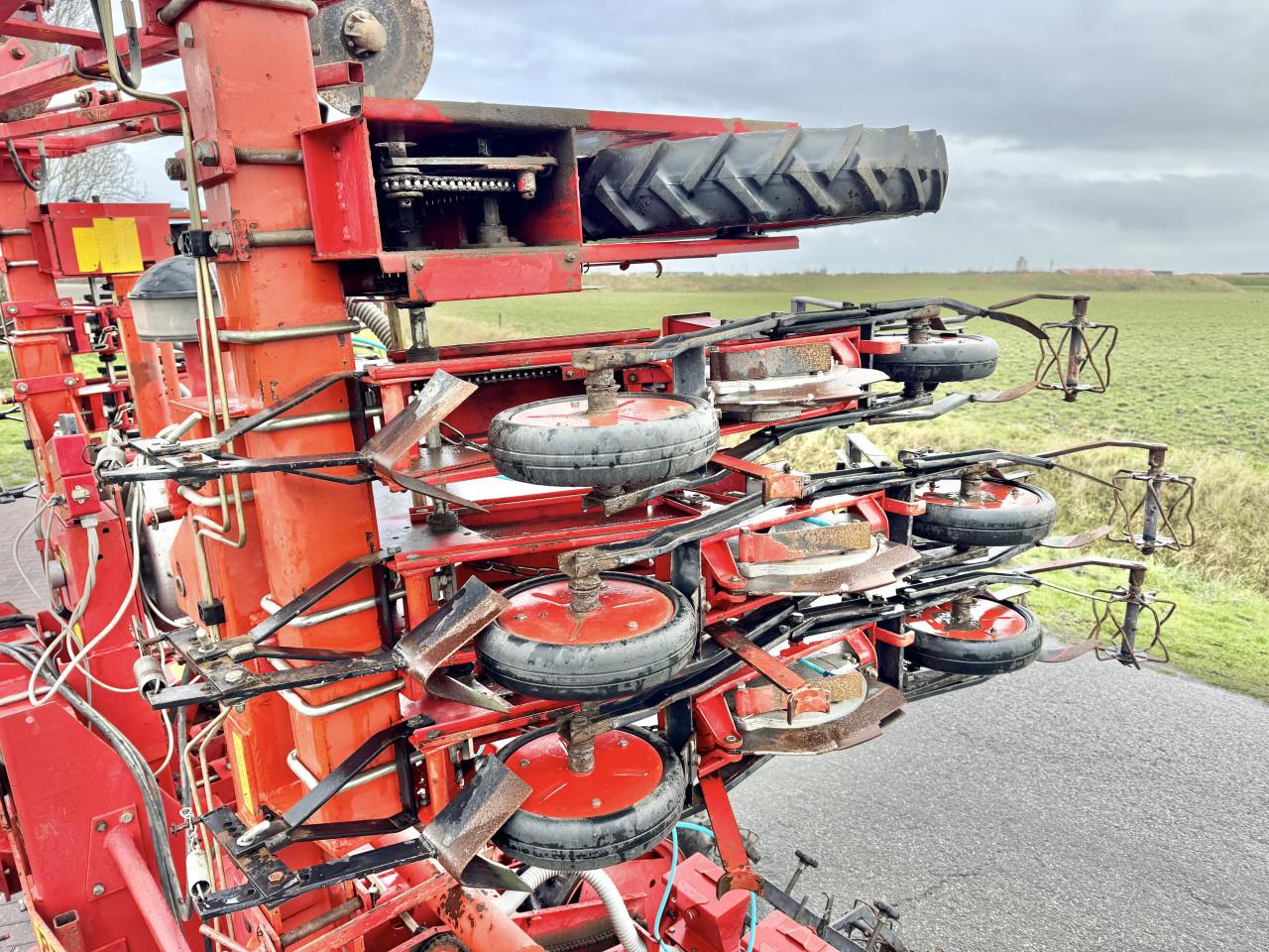 Pneumatische Becker Uienzaaimachine 3 x 1,5m