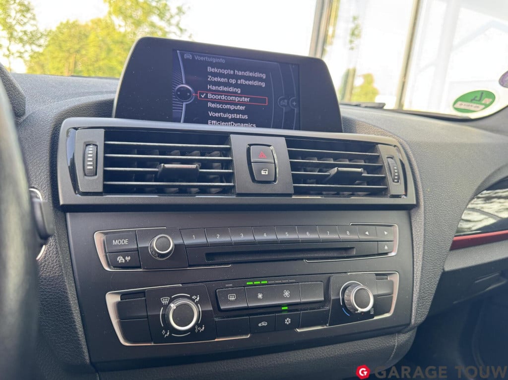 BMW 1 Serie 118i business+ sport xenon, afn. trekh. nl. auto