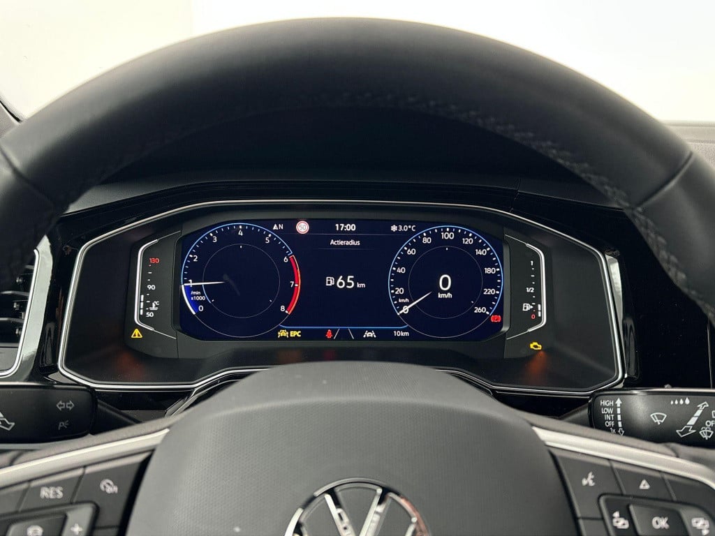 Volkswagen Polo r-line-edition 1.0 70 kw / 95 pk tsi hatchback 5 v