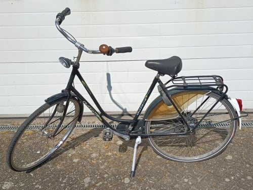 Dames fiets Gazelle. Banden zijn goed, 28 inch. Met terugtraprem, slot