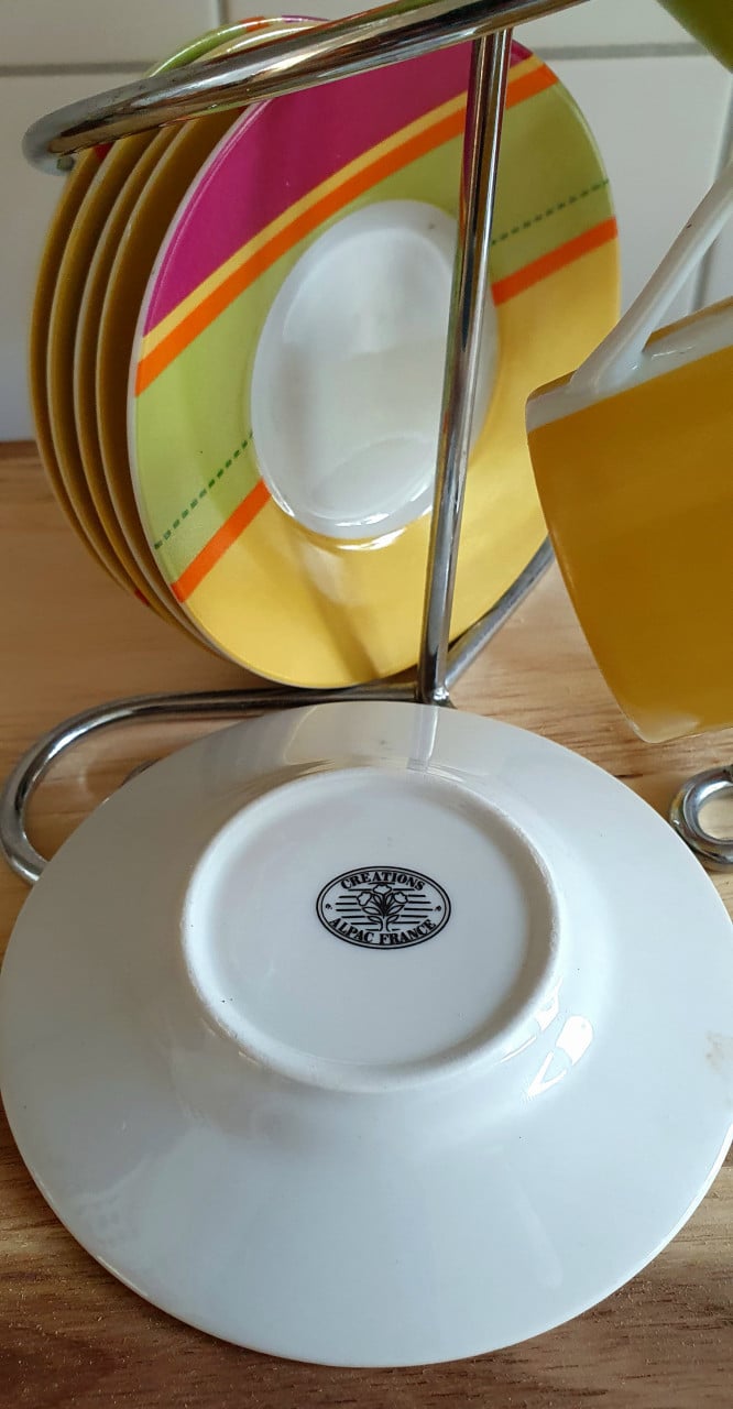 Vintage kleurrijke 6 persoons kop en schotel
