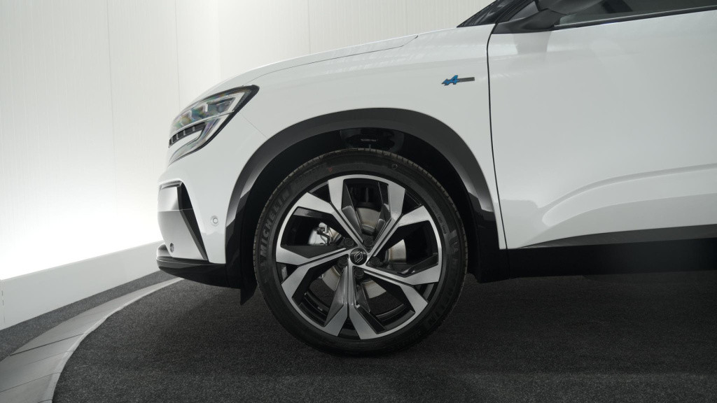 Renault Austral e-tech hybrid 200 techno esprit alpine | panoramadak | came