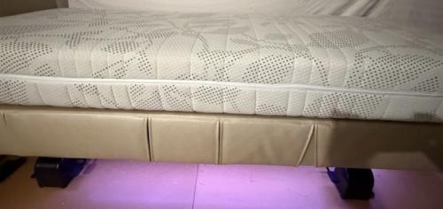 Wellfair bed zgan Koopje met matras.