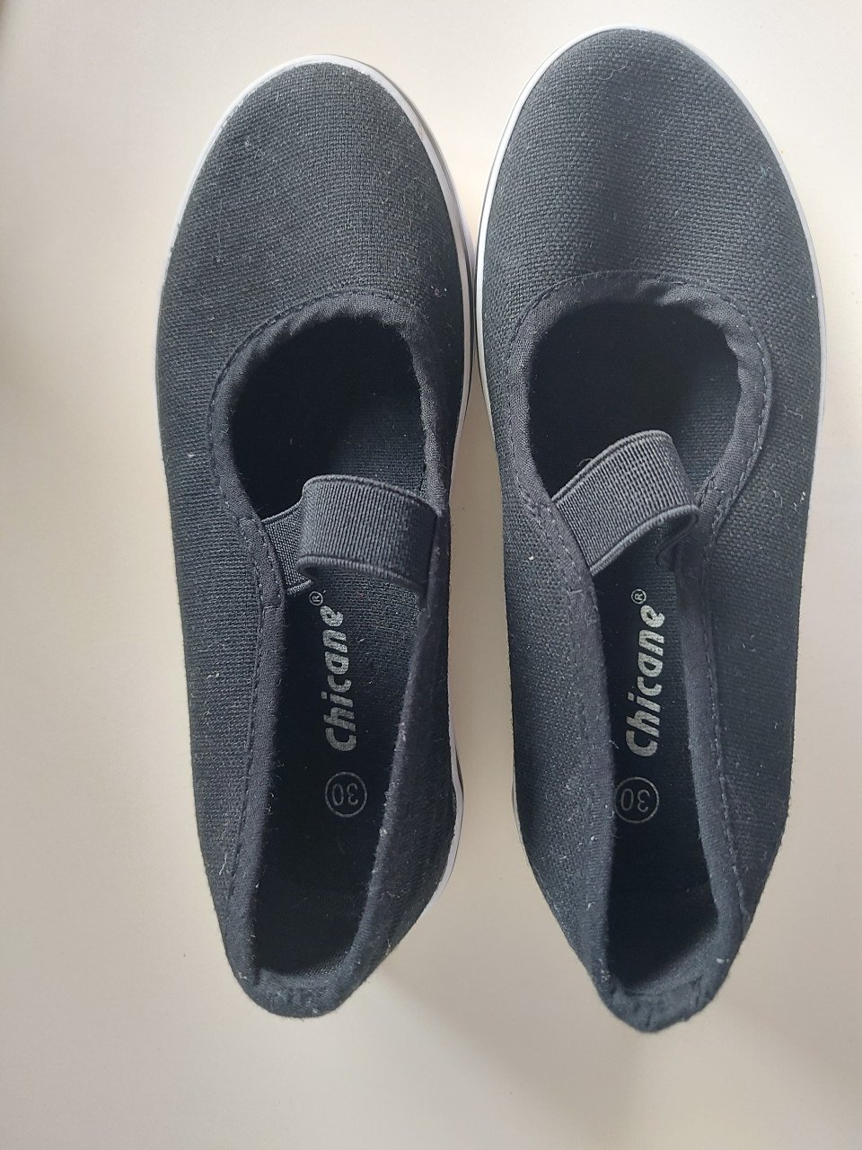 Zo goed als nieuwe gymschoenen maat 30 zwart €2,-