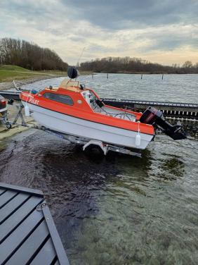 Visboot pilot 420 met 70pk, pega trailer