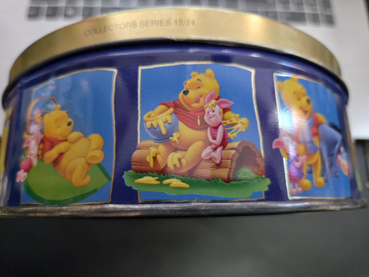 Verzamelblik van Disney's Winnie de Poeh uit de 'Collectors Series'. 12/24