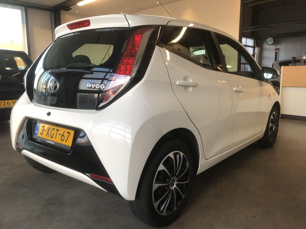 Toyota Aygo 1.0 vvt-i x-play