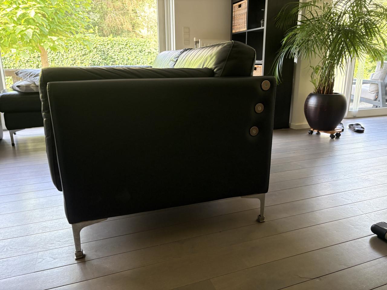 Zwart leder Italiaans design 3-2 stel met poef