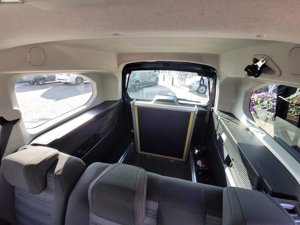 Opel Combo 1.2 turbo l2h1 edition l2 rolstoelauto