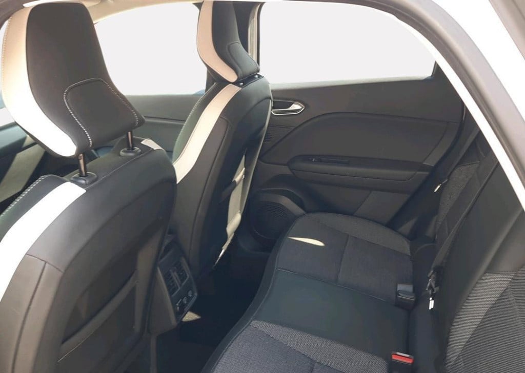 Renault Captur 1.3 tce 130 edc intens - automaat / navigatie