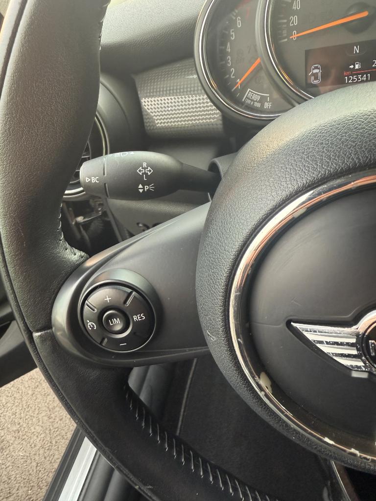 Mini Cooper 1.5 - business