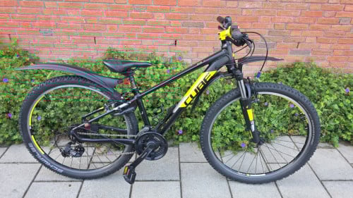 CUBE | ACID RACE 260 | 26 INCH | FRAME 34 CM | NETTE STAAT!!
