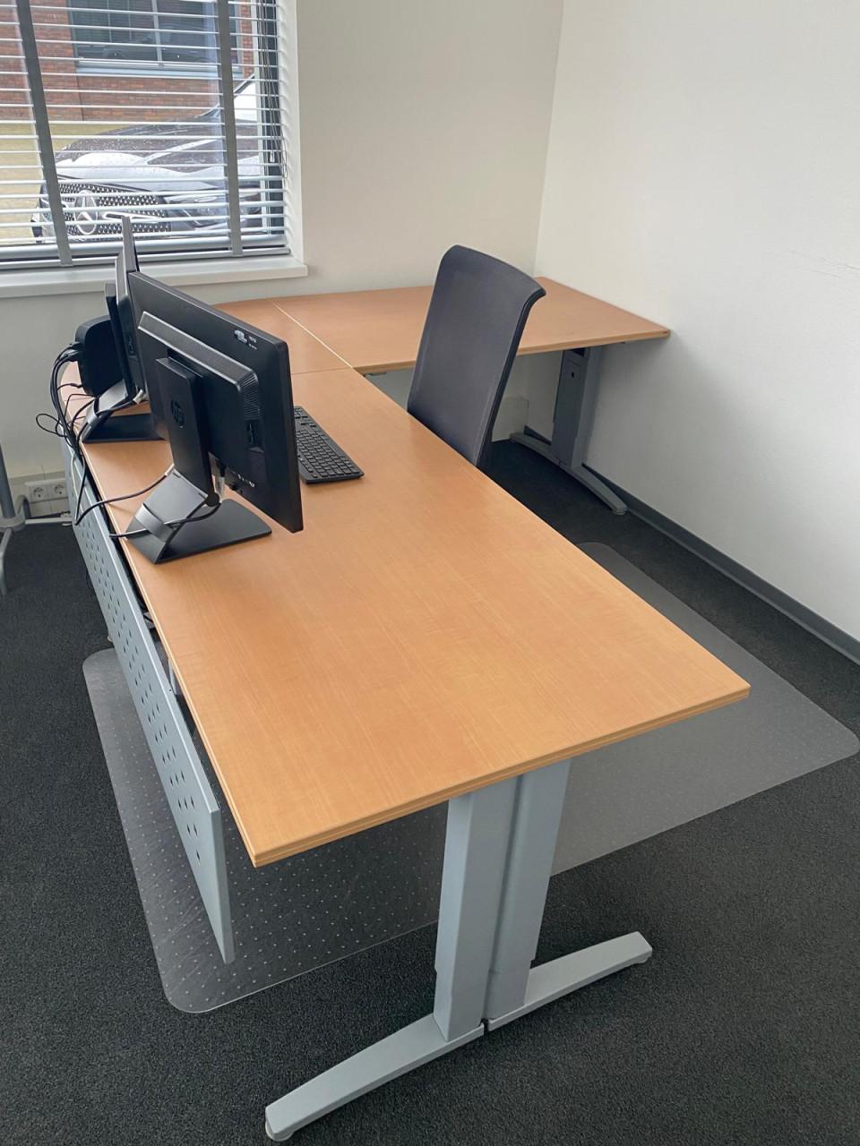 COMPLETE KANTOORINRICHTING – SPOED – OPHALEN VOOR 22-02-2026