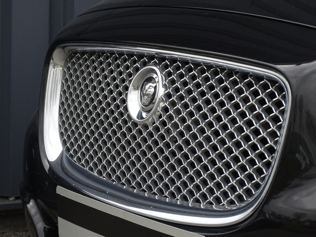 Jaguar Xj 3.0 v6d luxury | dubbel pano | 19"
