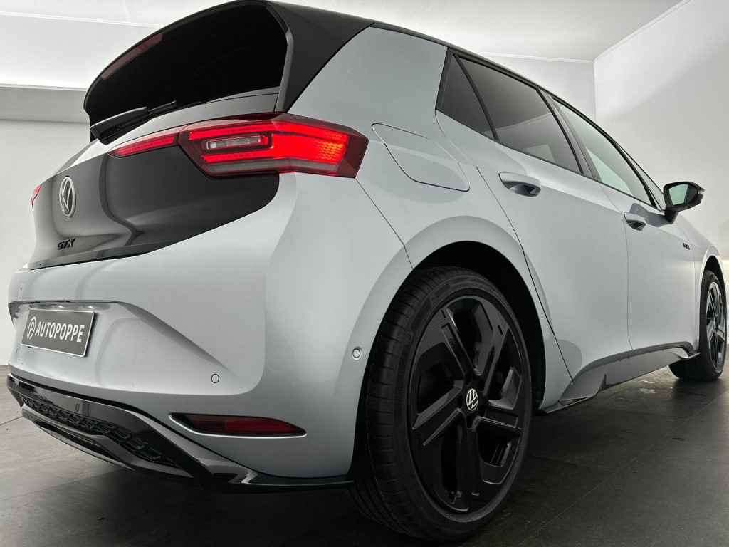 Volkswagen Id.3 gtx performance 79 kwh accu, 240 kw / 326 pk hatch