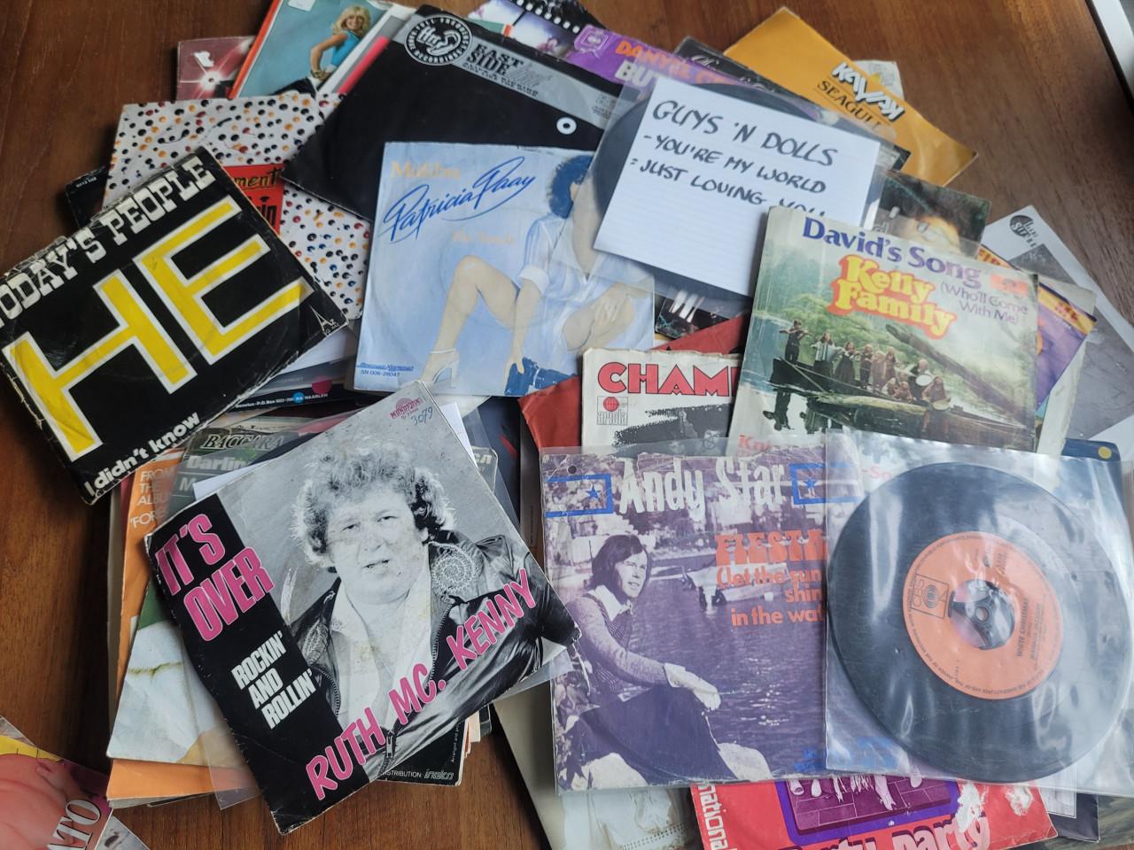 Verzameling van 80 singles