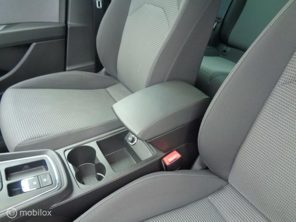 Seat Leon Sportstourer st 1.0 ecotsi style business/airco/led/pdc/automaat 