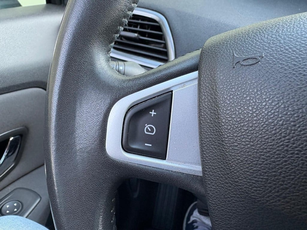 Renault Scenic 1.6 parisienne e85