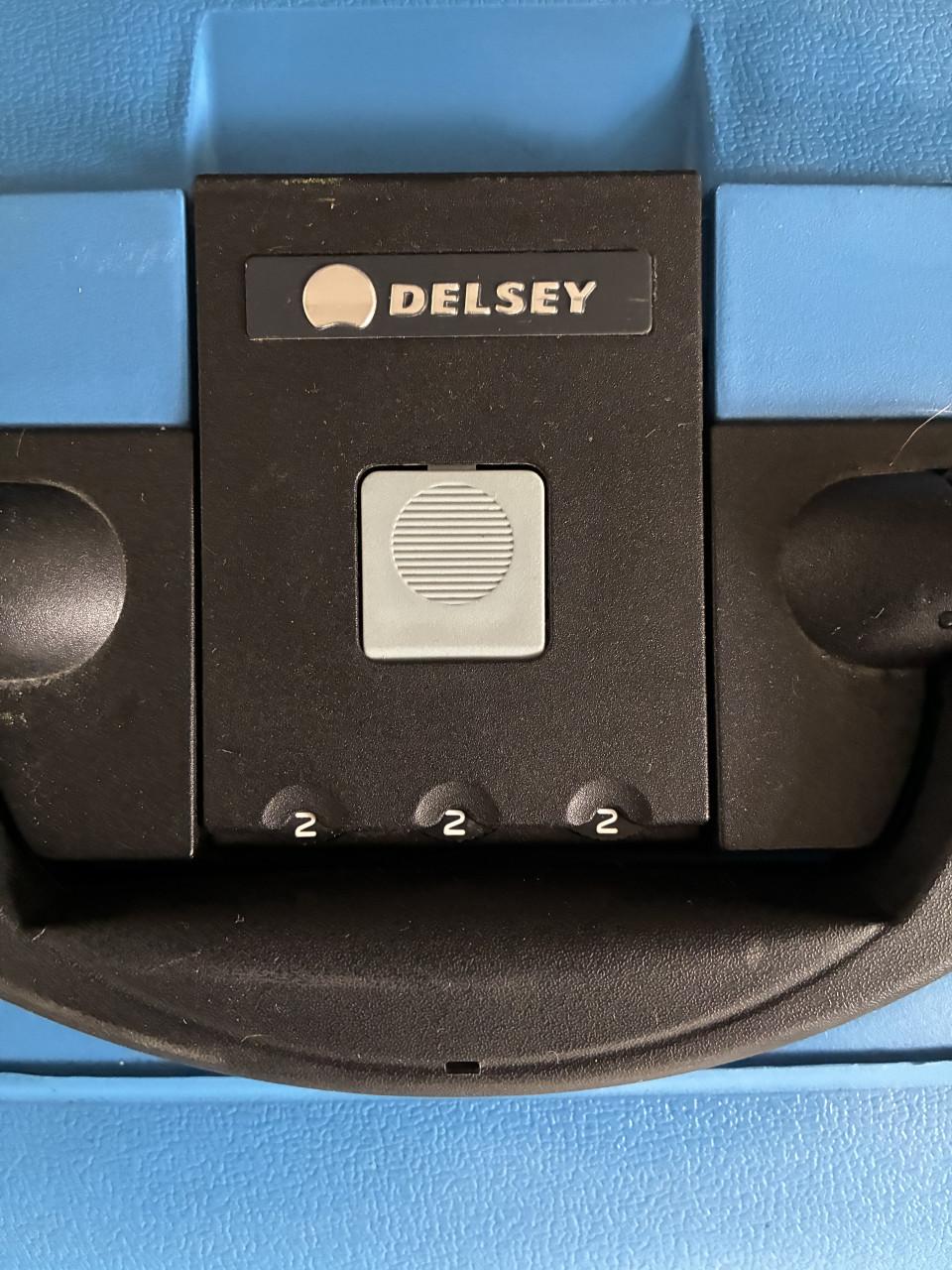 Delsey koffer + beautycase