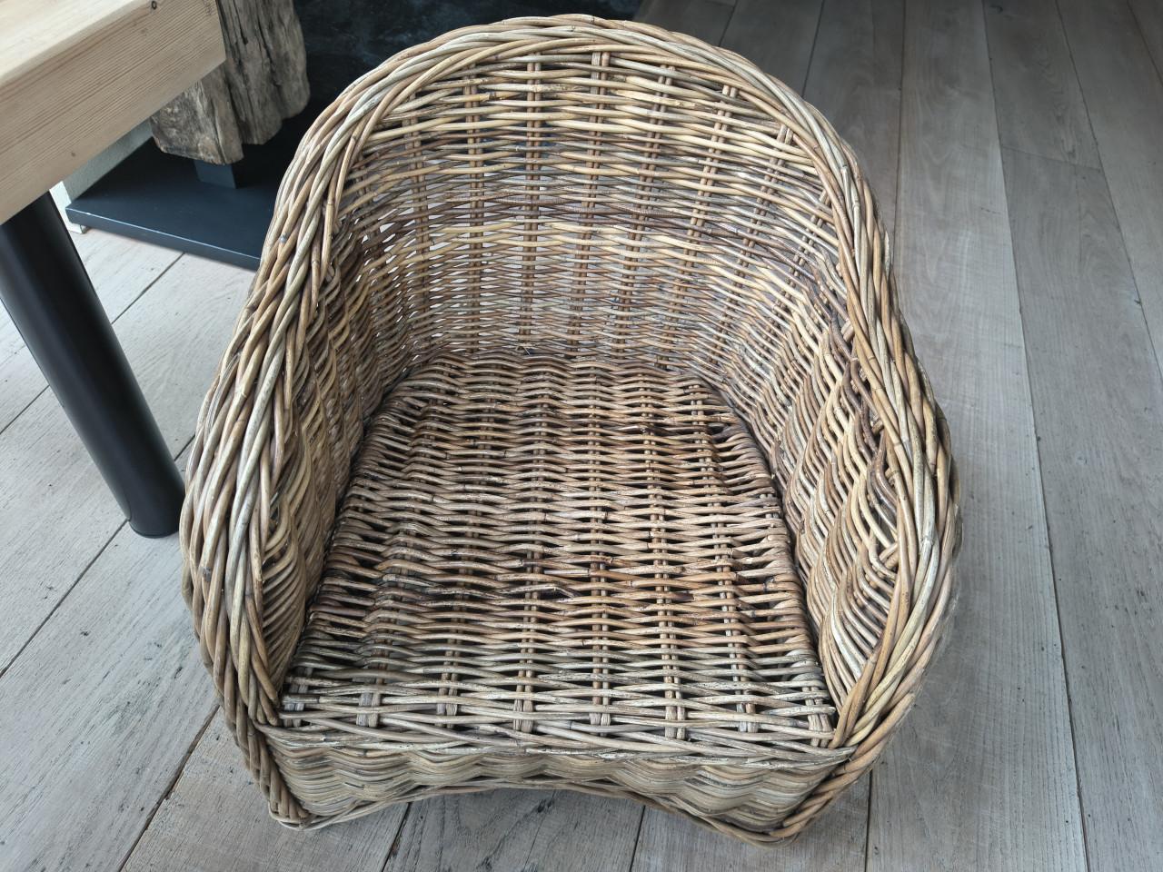 Rotan kinderstoeltje