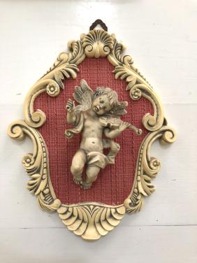 Mooie brocante kunststof barok lijstje/hanger met engel figuurtje