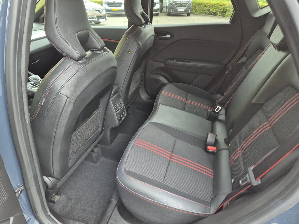 Renault Captur e-tech hybrid 145 r.s. line