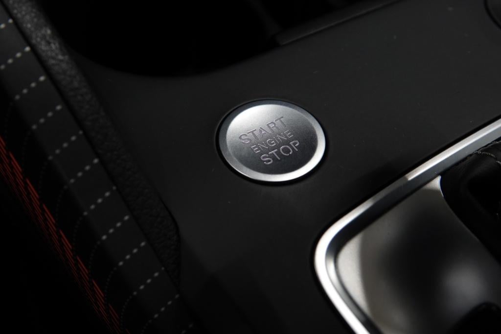 Audi Q2 1.5 tfsi | acc | pdc | carplay | s-line |