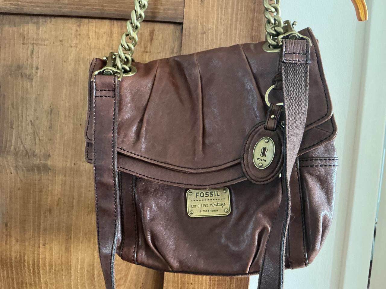FOSSIL tas. Bruin leer.