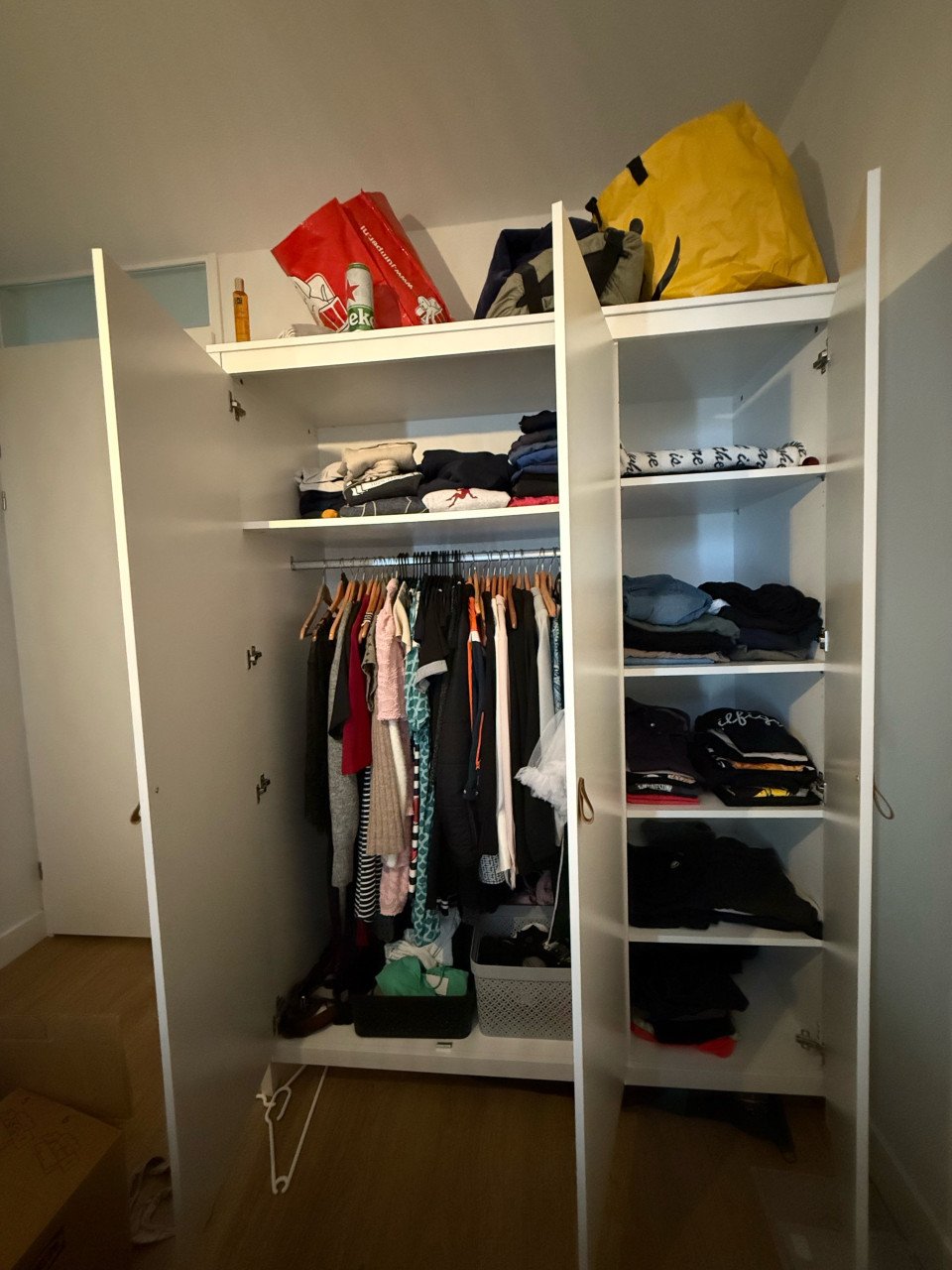 Kledingkast en ladekastje