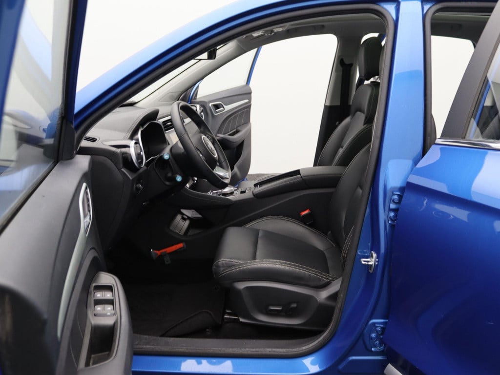 MG Zs-ev mg luxury 45 kwh | automaat | panorama dak | leder | navigatie | a