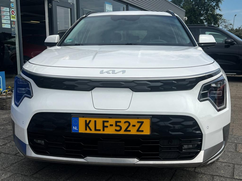 Kia Niro Ev executiveline 64.8 kwh full option, trekhaak afn. pearl white
