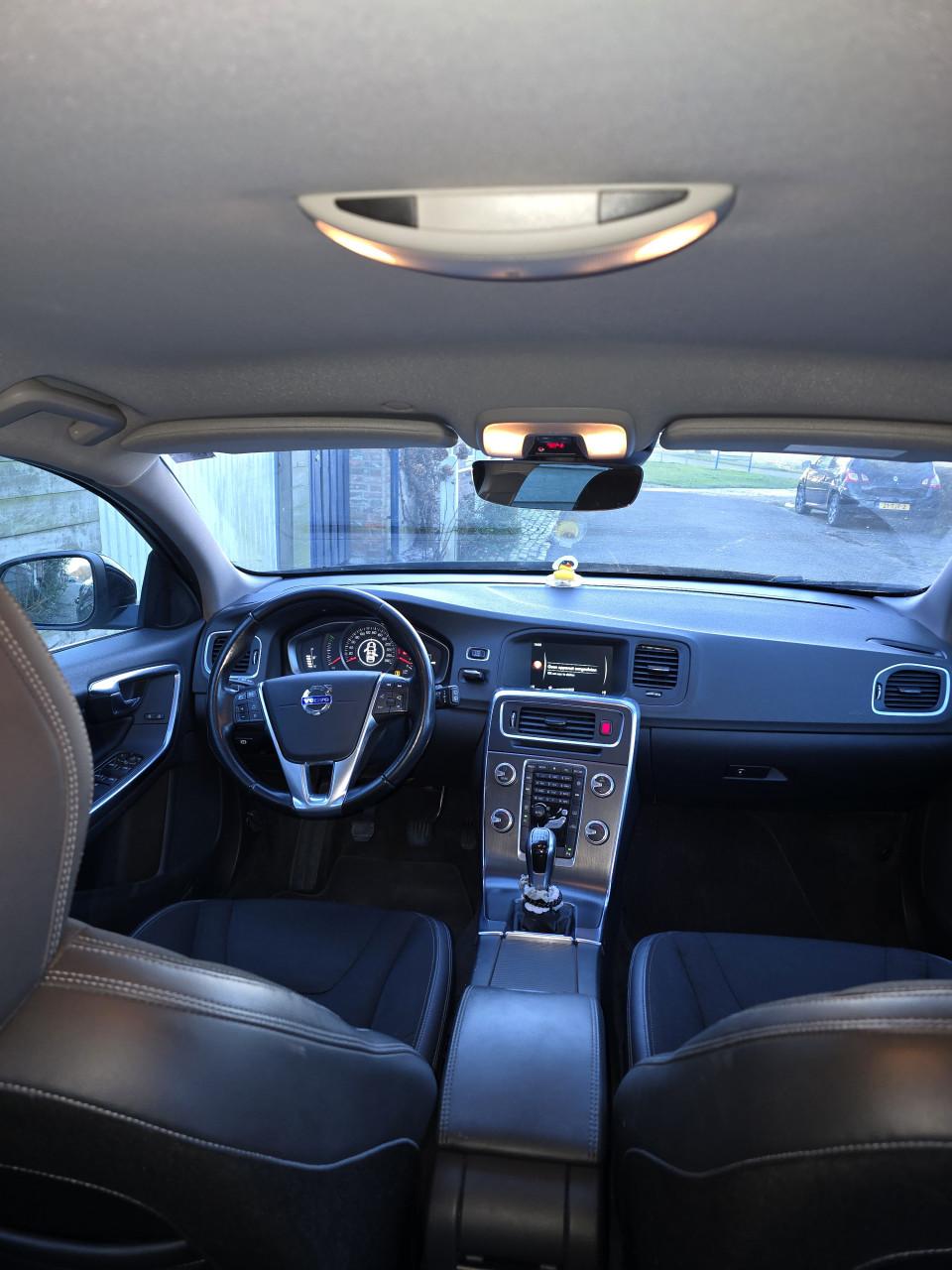 Volvo V60 D4 2015