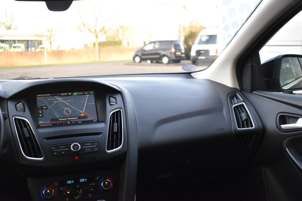 Ford Focus 1.0 titanium edition | climate control | cruise control | parkee