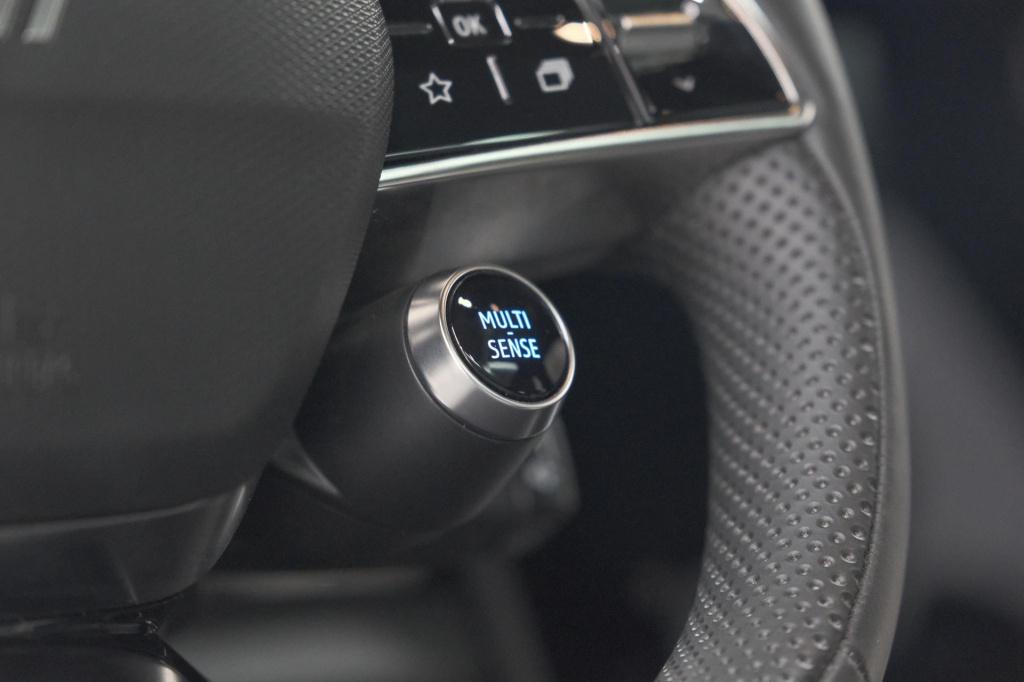 Renault Austral 1.2 e-tech full hybrid 200 techno | 360 camera | panoramada