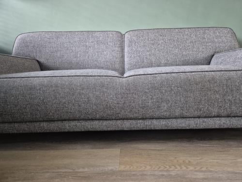 Bank en stoelen te koop. Incl. hocker