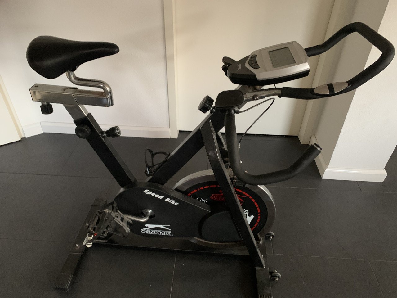 Spinningfiets. Honetrainer Slazenger