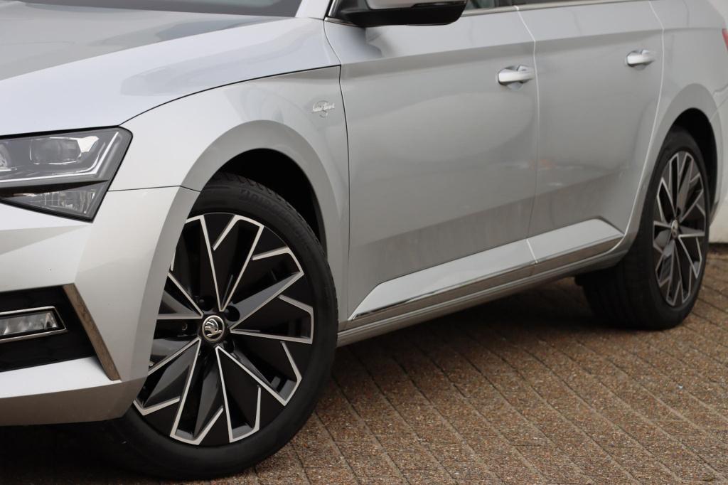 Skoda Superb combi 1.4 tsi laurin & klement 218pk dsg6 | lederen bekleding 