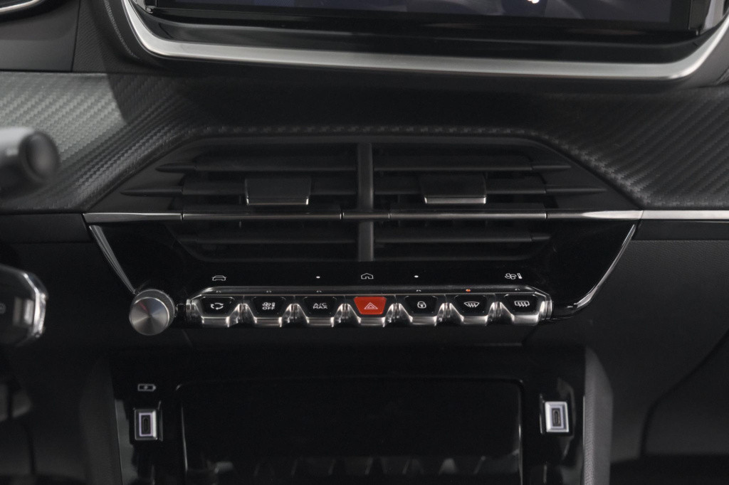 Peugeot 2008 puretech 130 eat8 allure | camera | navigatie | apple carplay 