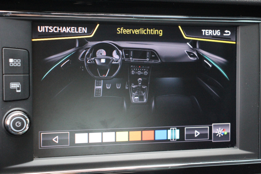 Seat Leon Sportstourer st 2.0 tsi cupra 300 4drive | pano. | camera | 301pk