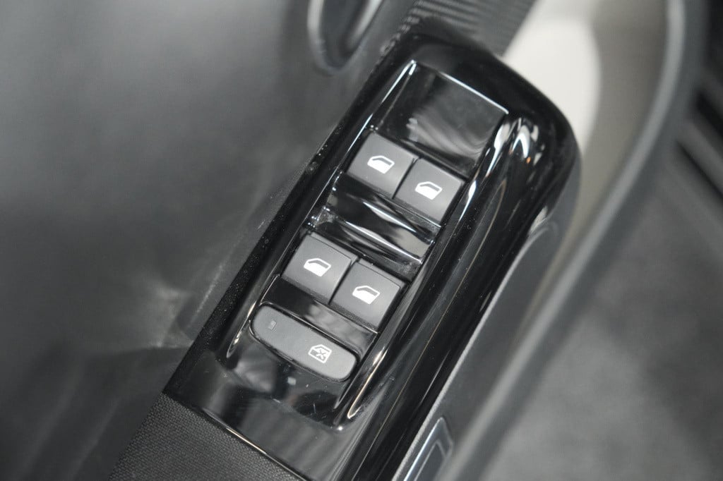 Citroen C3 puretech 110 eat6 max | apple carplay | parkeersensoren | 16 inc