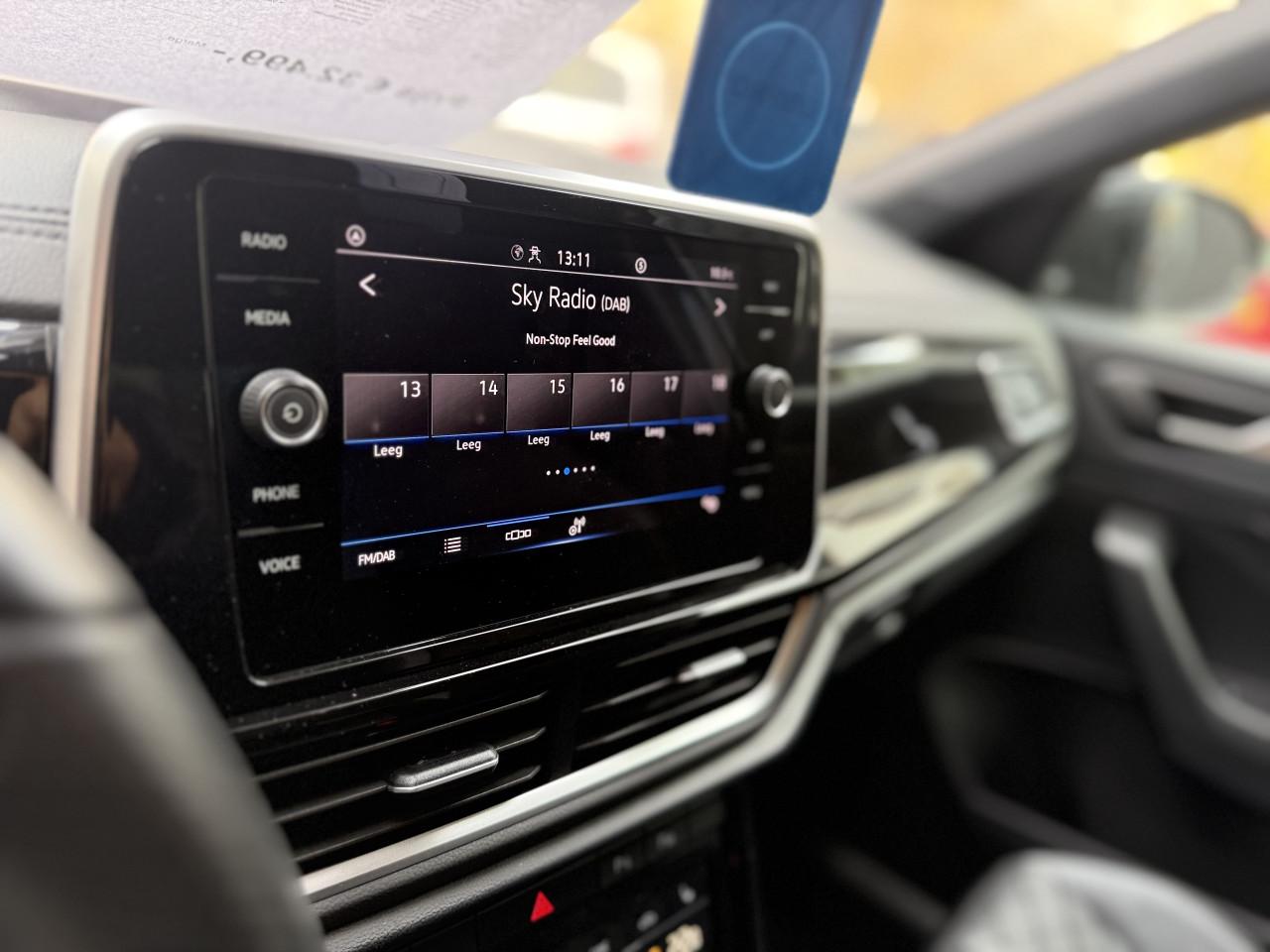 Volkswagen T-Roc 1.5 TSI R-Line 2023 AUTOMAAT|BENZINE|CARPLAY