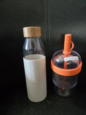 Nespresso - Glazen waterfles + kunstof waterfles  0.5 ltr Nieuw Bieden mag