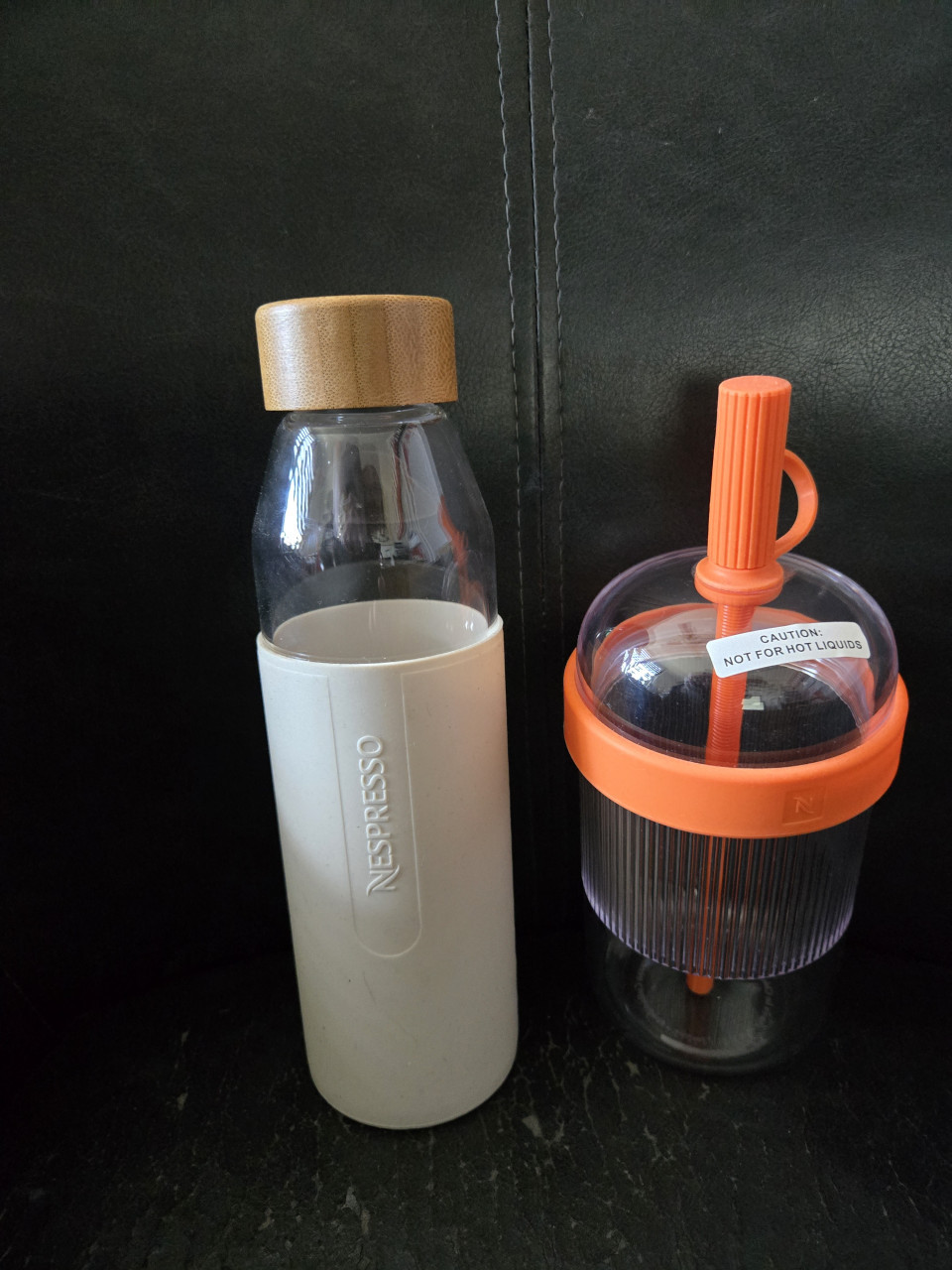 Nespresso - Glazen waterfles + kunstof waterfles  0.5 ltr Nieuw Bieden mag