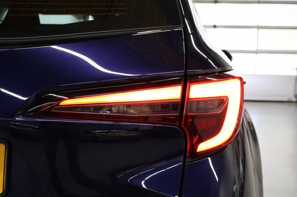 Toyota Corolla Touring Sports hybrid 140 active