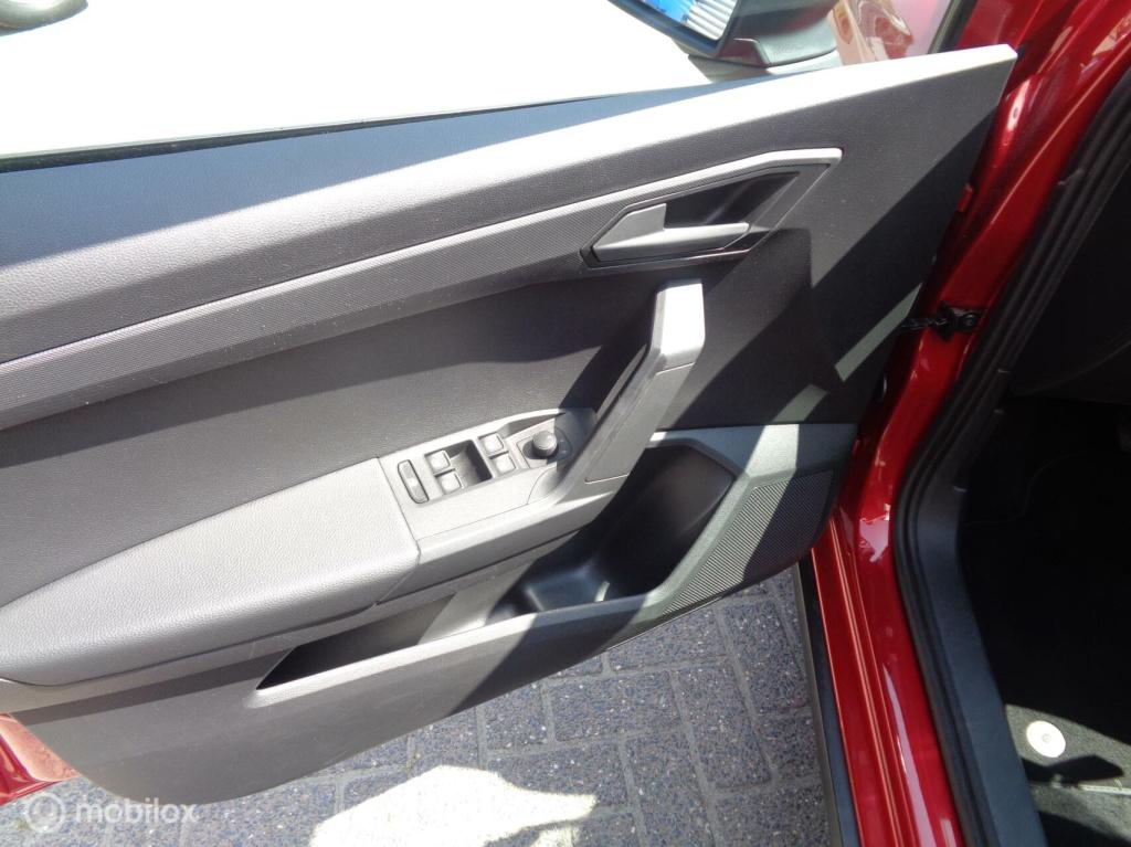 Seat Arona 1.0 tsi reference/airco/lm velgen/carplay/1st eig/slechts 79000k