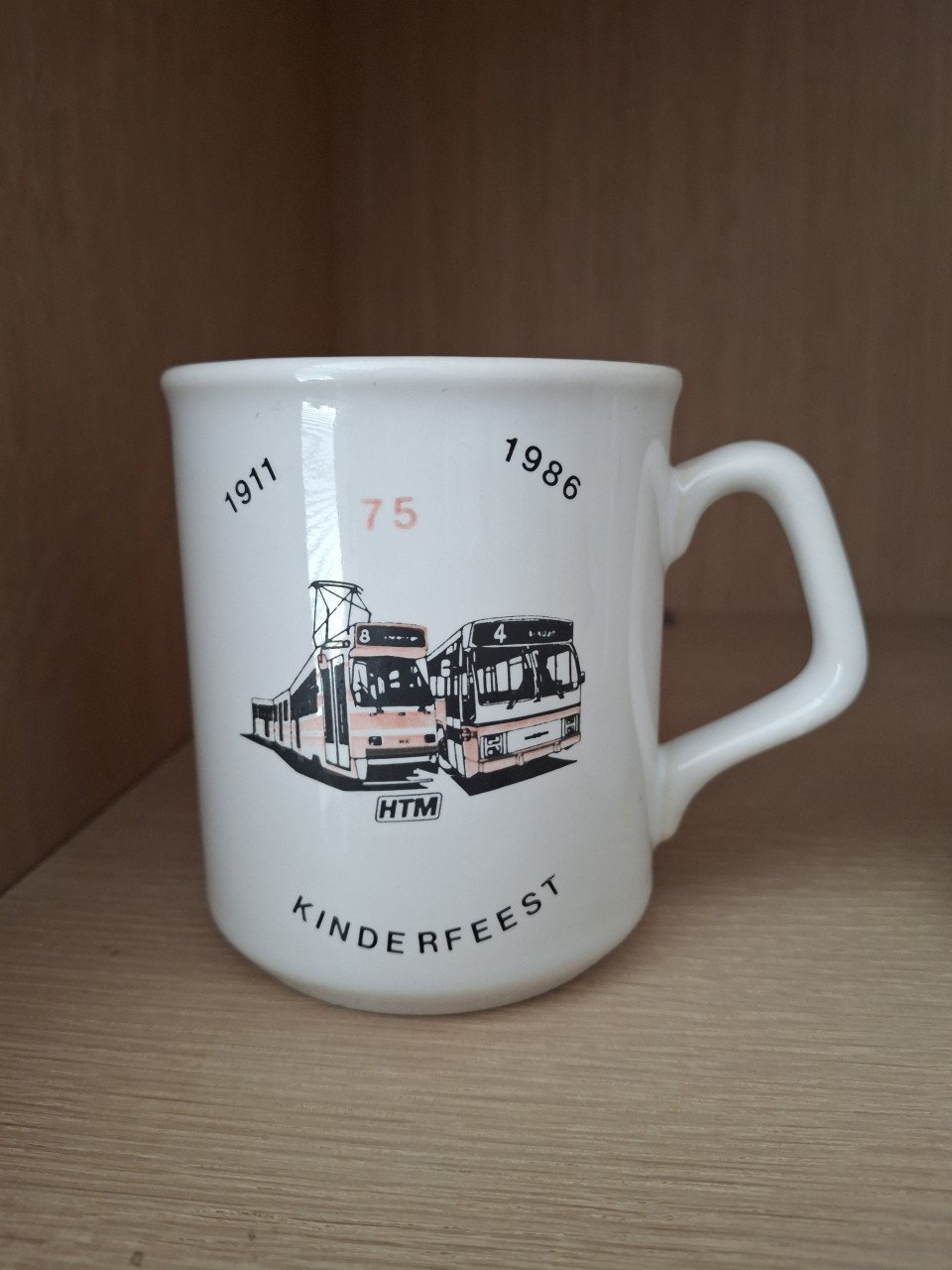 2 bekers uit 1986 mbt HTM