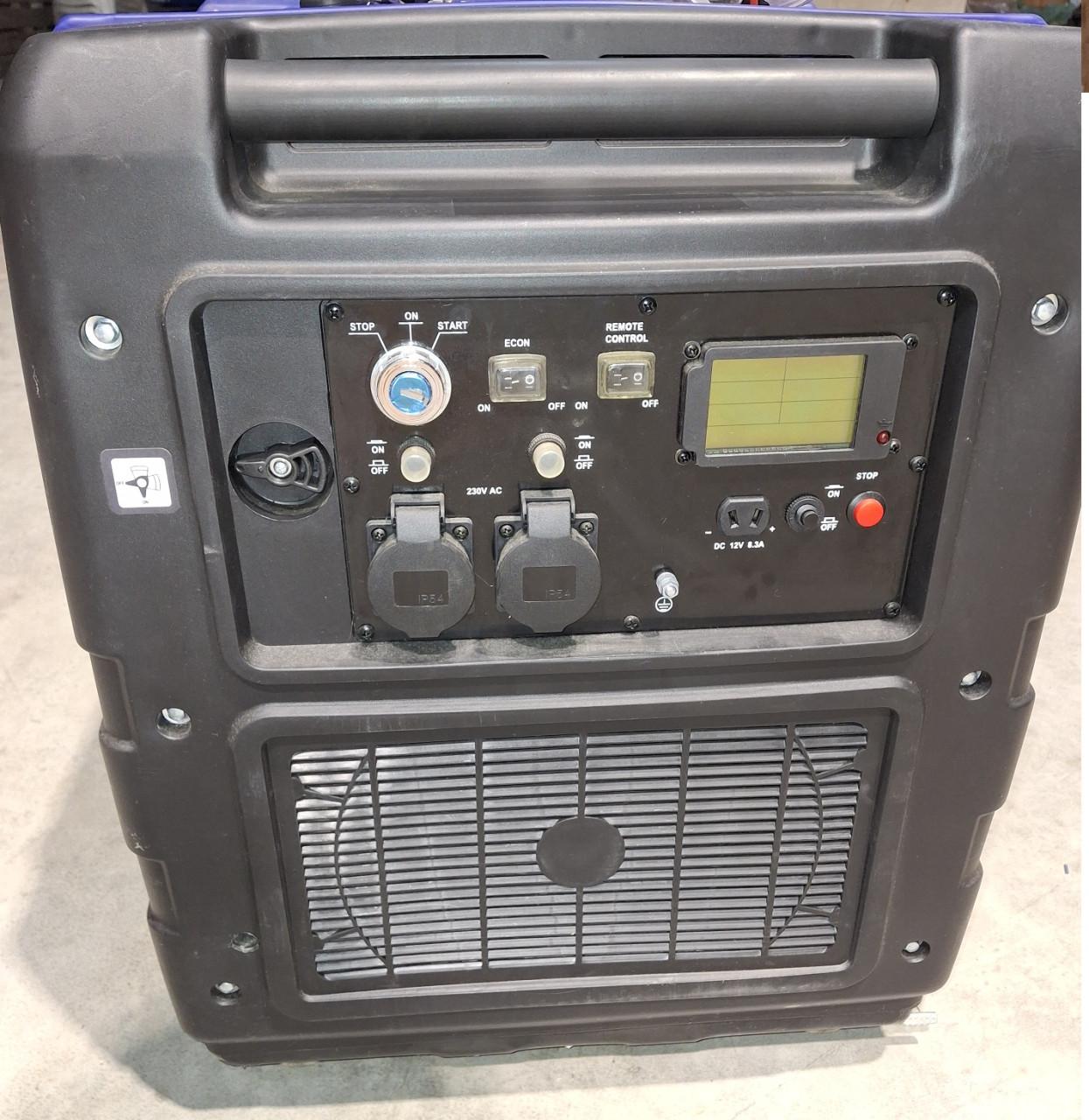Generator // aggregaat max. Vermogen (230 V): 5,6 kW.