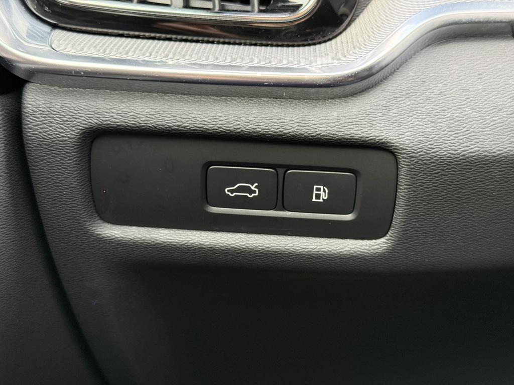 Volvo V60 t6 398pk recharge dark| panodak| adap.cruise| 360camera| trekhaa